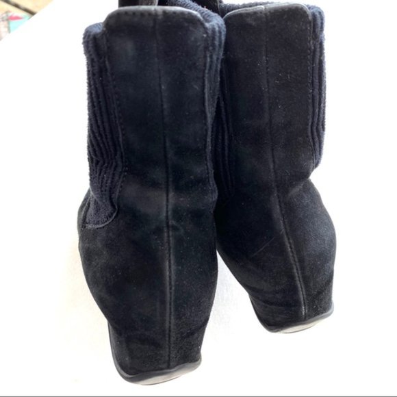 Aquatalia Versa Black Suede Ankle Boots 7 - Picture 4 of 5
